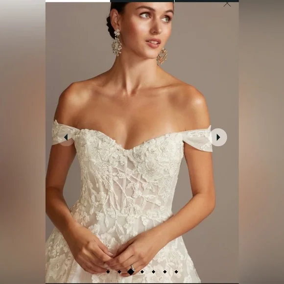 *SOLD* David’s Bridal Galina Signature Wedding Gown NWT - Picture 2 of 12